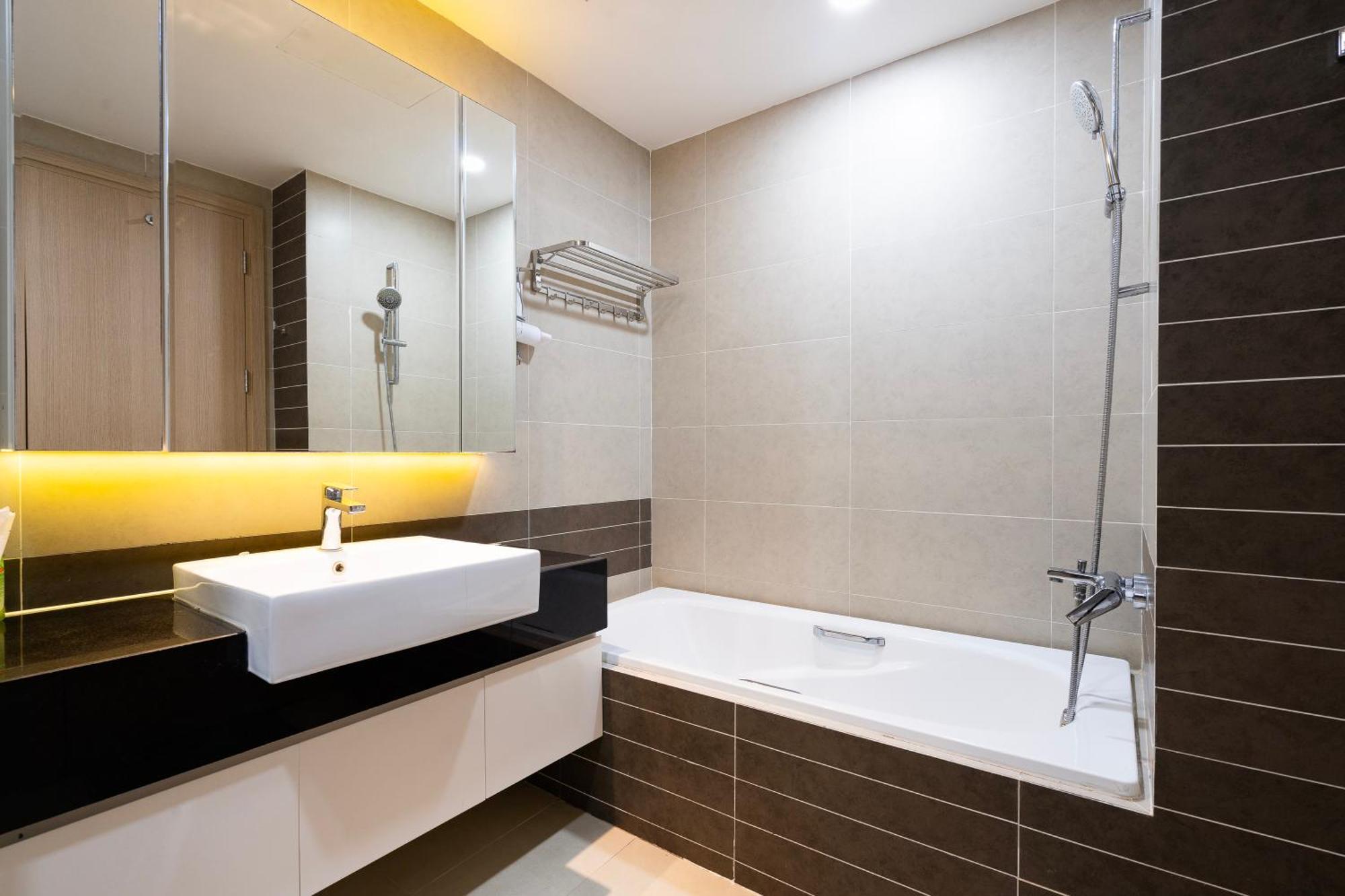 Appartement Double E Saigon In Rivergate Building *