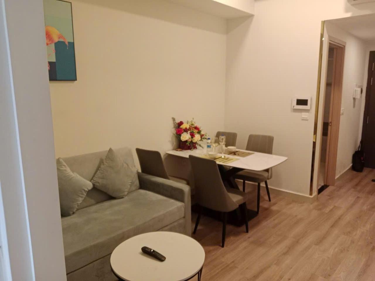 Appartement Double E Saigon In Rivergate Building