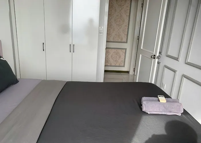 Double E Saigon Apartment In Rivergate Building